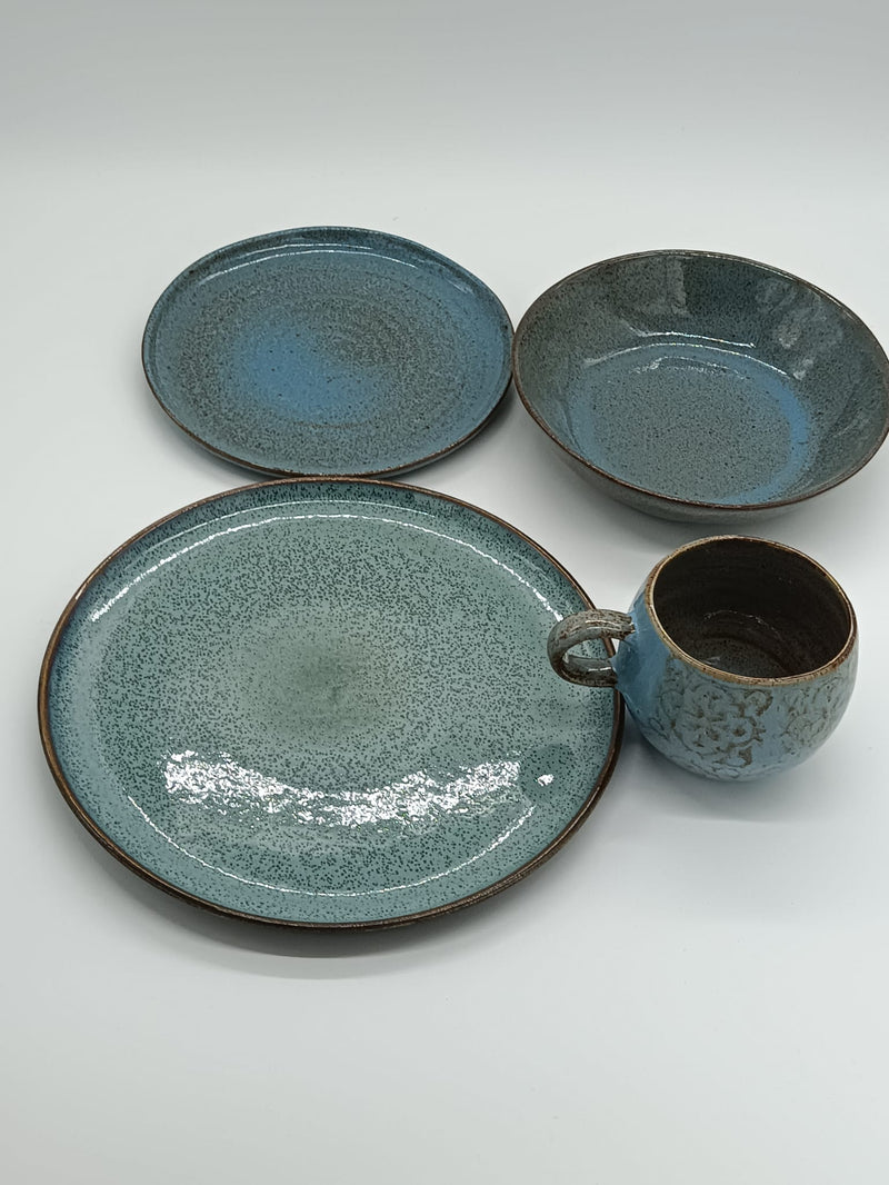 Renata Bazaar (plates, bowls, mugs)