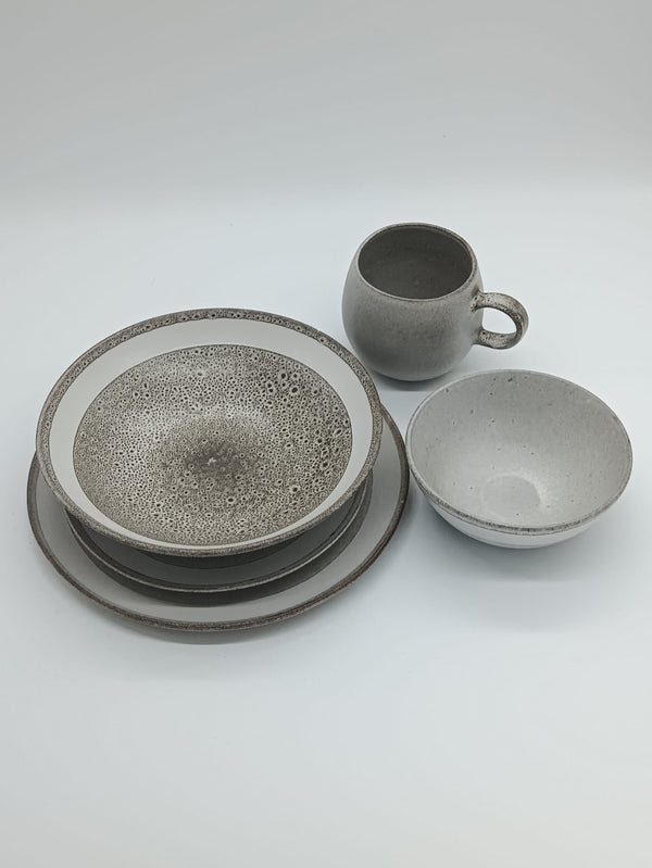 Raquel Bazaar (plates, bowls, mugs)